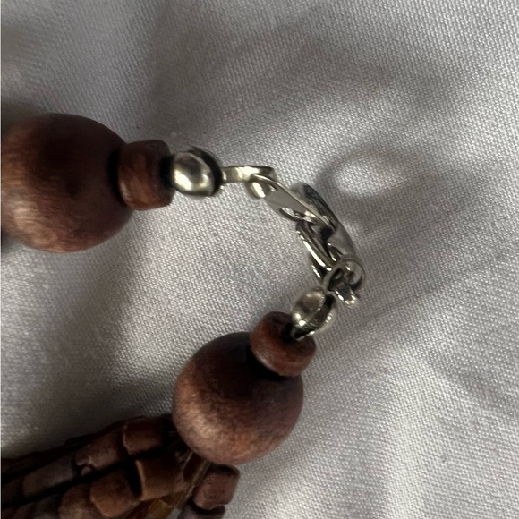 Brown beaded necklace with medallion - Picture 5 of 7